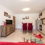 Doris, Nenadici * Nenadici (Krk)