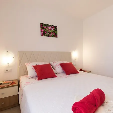 Doris, Nenadici * Nenadici (Krk)