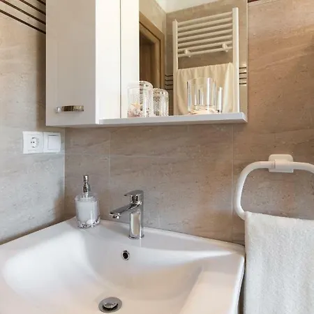 Apartment Doris, Nenadici Nenadici (Krk)