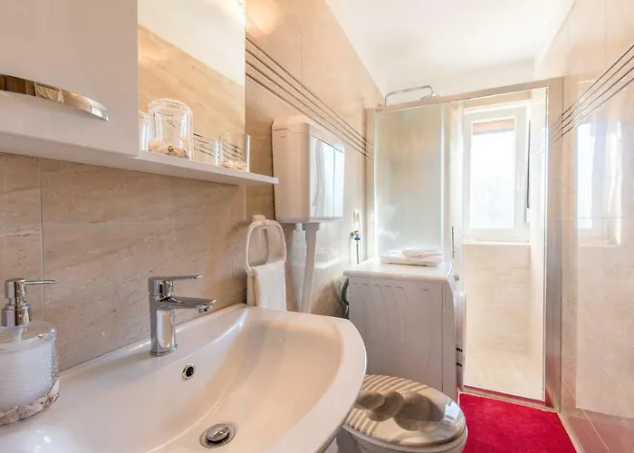 Doris, Nenadici Διαμέρισμα