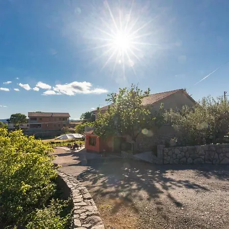 Doris, Nenadici * Nenadici (Krk)