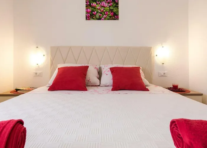 Doris, Nenadici 公寓