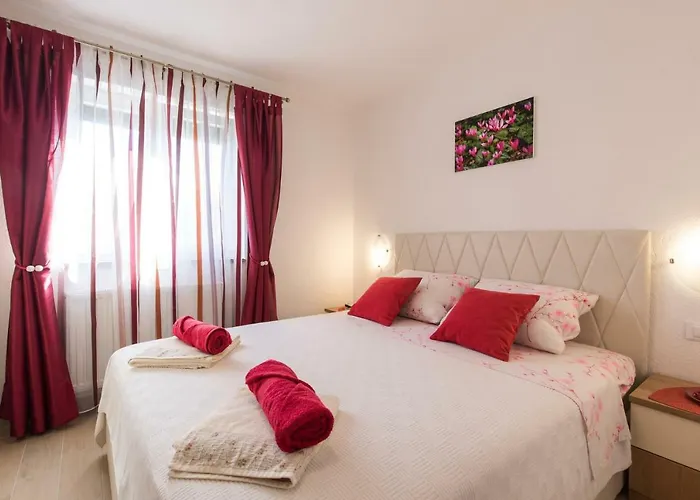 Doris, Nenadici 公寓